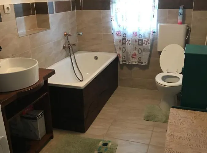 Siposreti Apartmanhaz דירה *